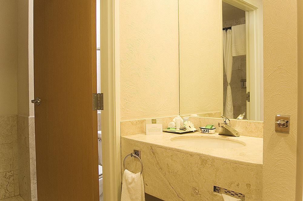Fato Hotel Queretaro Bagian luar foto