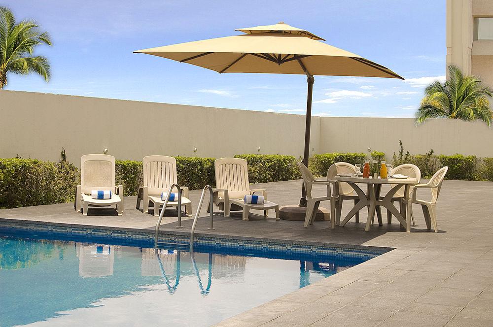 Fato Hotel Queretaro Bagian luar foto